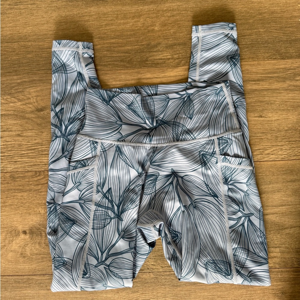 BUFFBUNNY Blue Floral All Over Print Leggings